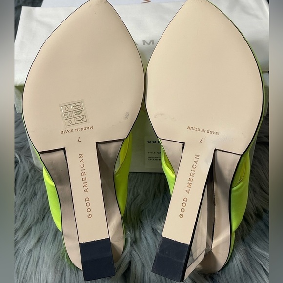 Good American Clear Wedge Thong Sandals in Chartreuse size 7 - Picture 12 of 16